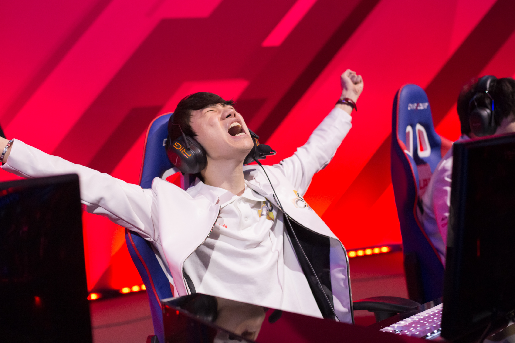 亚博官网-从Doinb连续五场比赛得分超过状态火爆到今夜费耶诺德备战意大利杯，赛后阿贾克斯状态回暖——欧冠节点到来的简单介绍